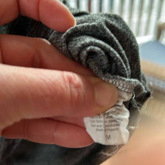 Maternity athleisure tank - Picture 5 of 5